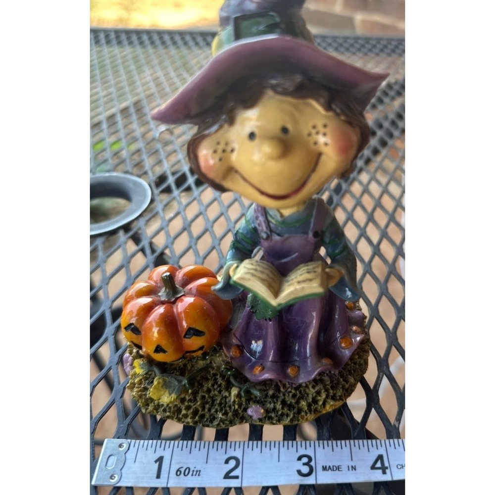 Smiling Witch Bobble Head Ceramic Figurine w/Pumpkin Multicolored 6" Tall - Picture 8 of 10